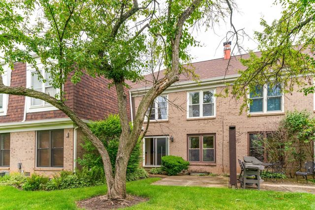 805 Garfield Avenue, Libertyville, IL 60048