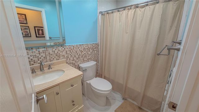 3525 Magellan Cir, Aventura, FL 33180