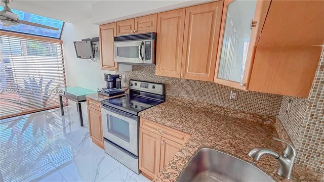 3525 Magellan Cir, Aventura, FL 33180