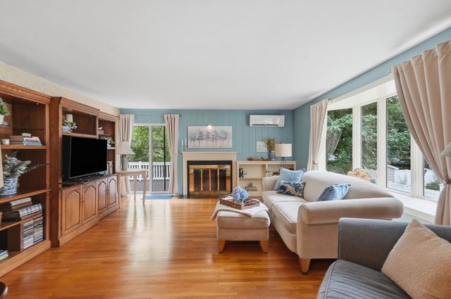 21 Oakwood Ave, Saugus, MA 01906