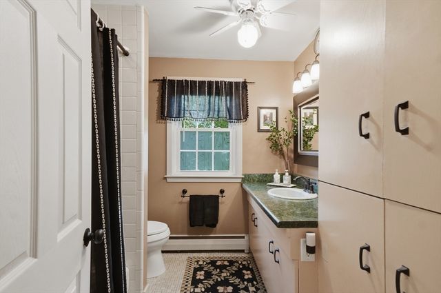 21 Oakwood Ave, Saugus, MA 01906