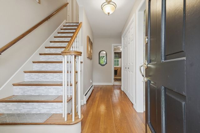 21 Oakwood Ave, Saugus, MA 01906