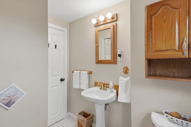 21 Oakwood Ave, Saugus, MA 01906
