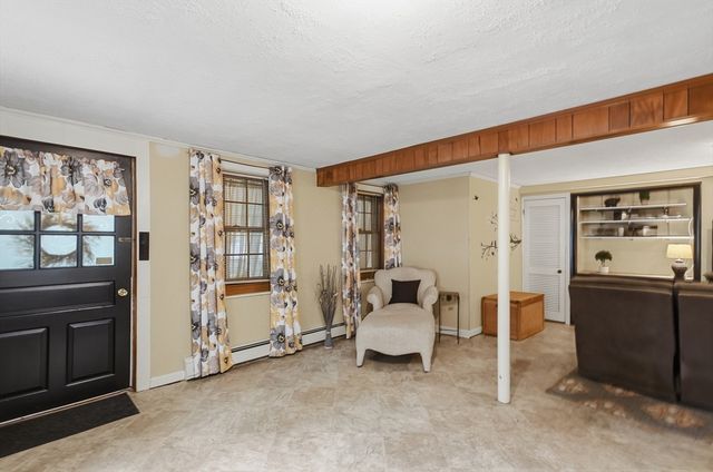21 Oakwood Ave, Saugus, MA 01906