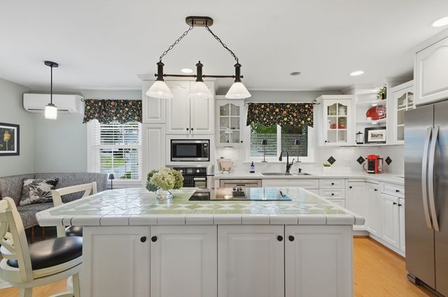 21 Oakwood Ave, Saugus, MA 01906