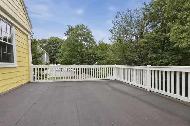 21 Oakwood Ave, Saugus, MA 01906