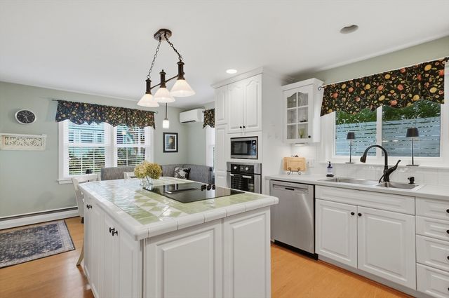 21 Oakwood Ave, Saugus, MA 01906