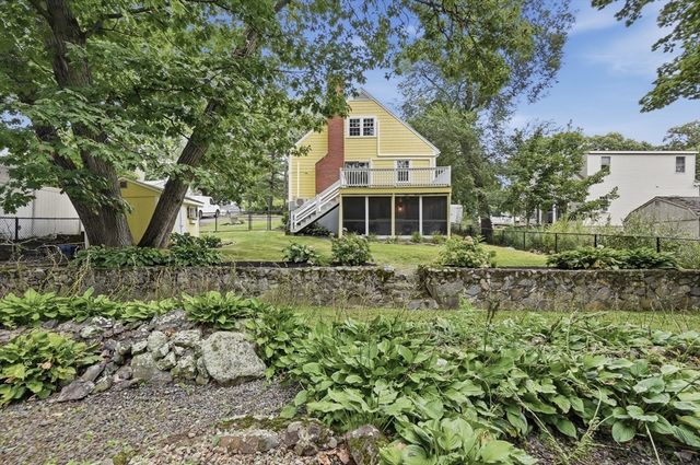 21 Oakwood Ave, Saugus, MA 01906
