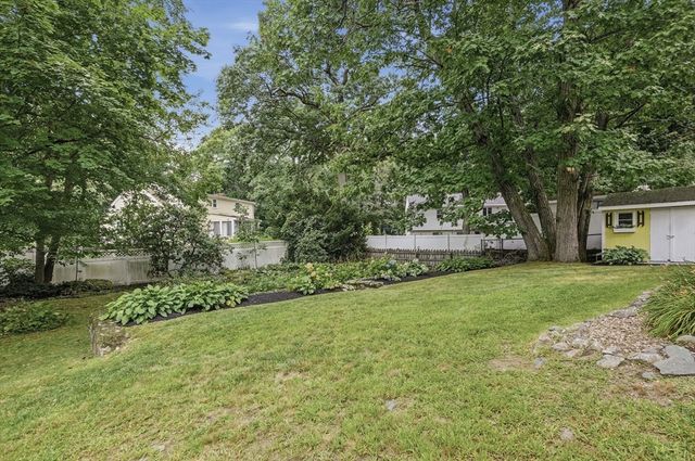 21 Oakwood Ave, Saugus, MA 01906