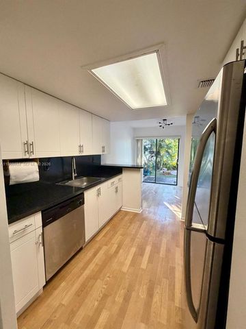 15832 SW 91st Ct B, Palmetto Bay, FL 33157