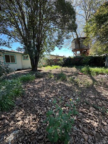 1804 S Dora St, Ukiah, CA 95482