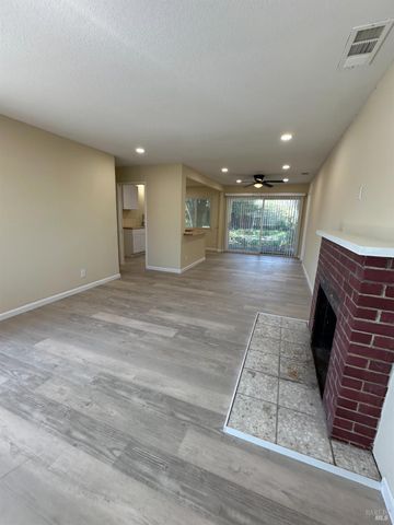 1804 S Dora St, Ukiah, CA 95482