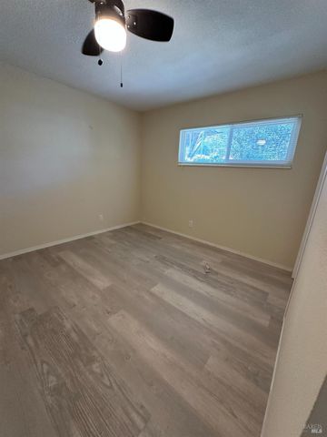 1804 S Dora St, Ukiah, CA 95482