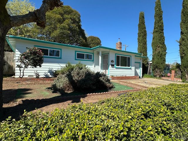 1804 S Dora St, Ukiah, CA 95482