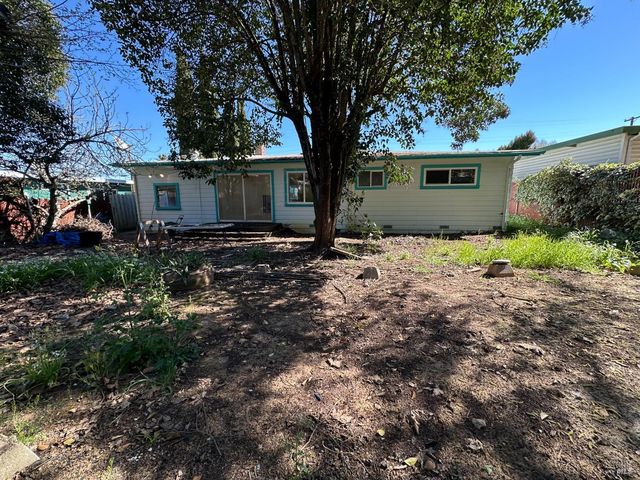 1804 S Dora St, Ukiah, CA 95482