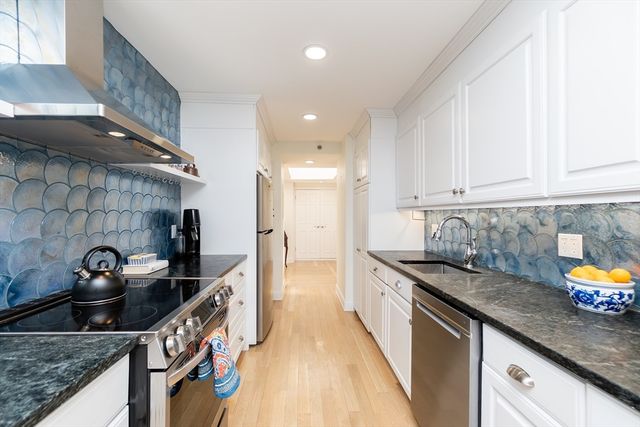 1 Seal Harbor PH16, Winthrop, MA 02152