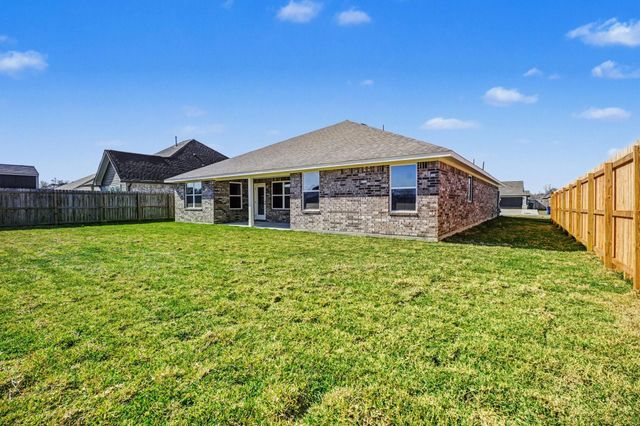 16 Keystone Court, Angleton, TX 77515