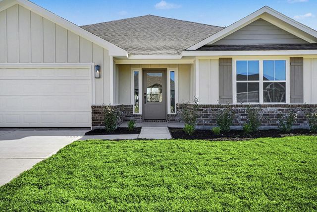 16 Keystone Court, Angleton, TX 77515