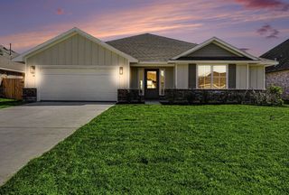 16 Keystone Court, Angleton, TX 77515