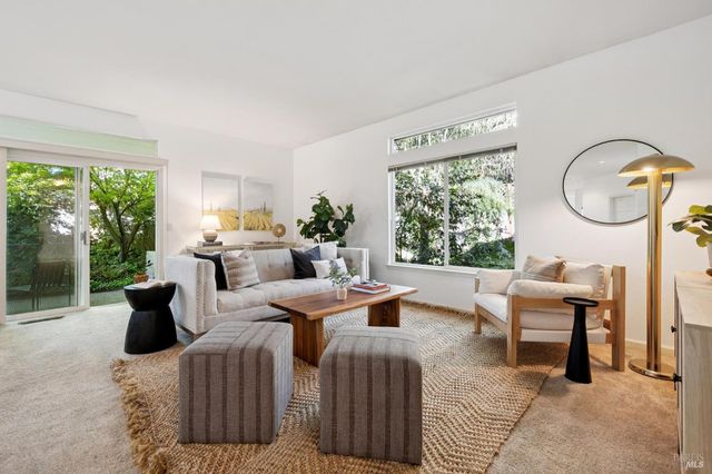 614 Deerfield Ln, Petaluma, CA 94952