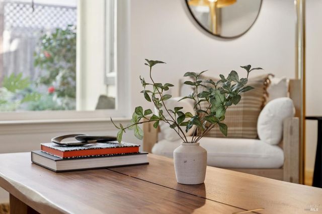 614 Deerfield Ln, Petaluma, CA 94952