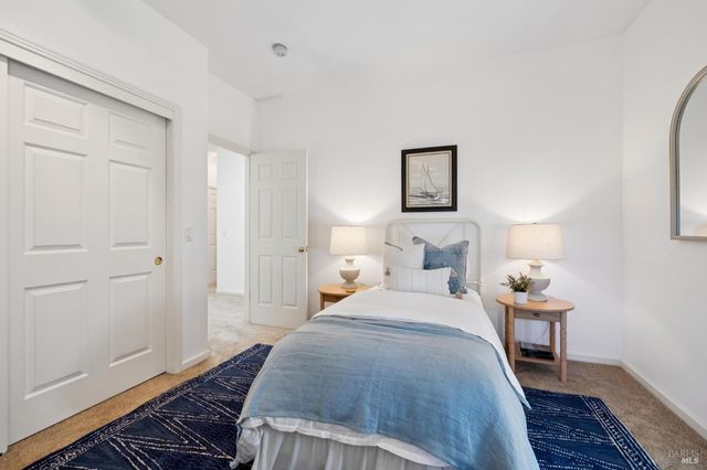 614 Deerfield Ln, Petaluma, CA 94952