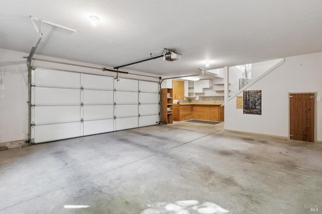 614 Deerfield Ln, Petaluma, CA 94952