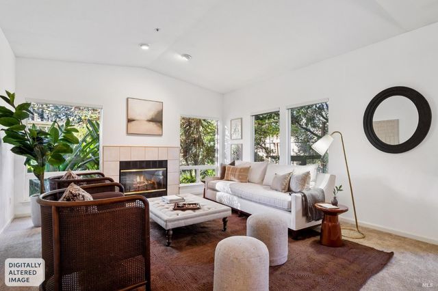 614 Deerfield Ln, Petaluma, CA 94952