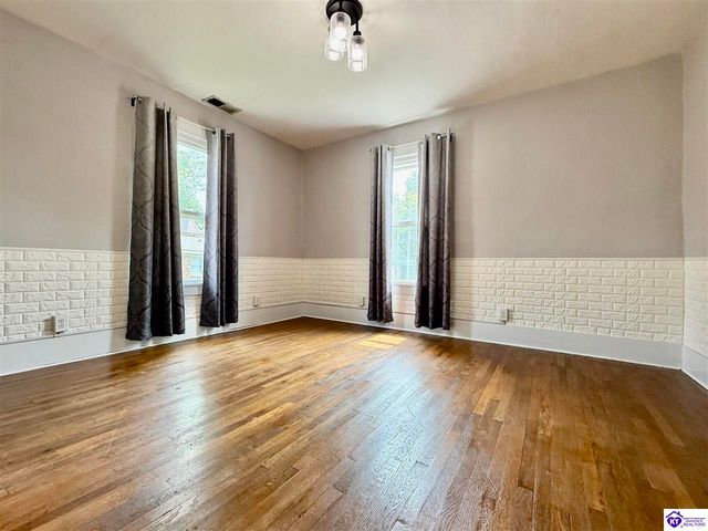 114 N First Street, Greensburg, KY 42743