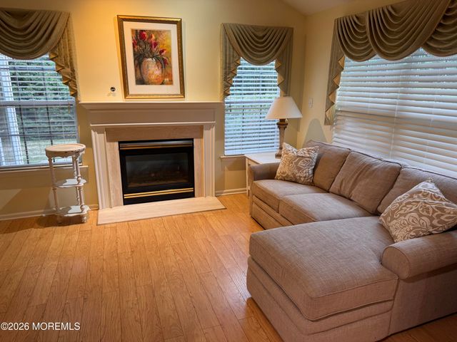 130 Skyline Drive, Lakewood, NJ 08701