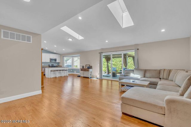 978 Linden Avenue, Brick, NJ 08723
