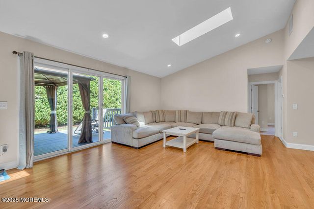 978 Linden Avenue, Brick, NJ 08723