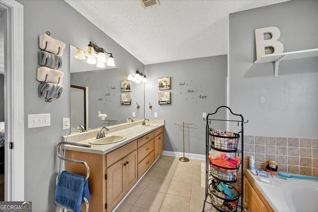 191 Henry Drive, Gray, GA 31032