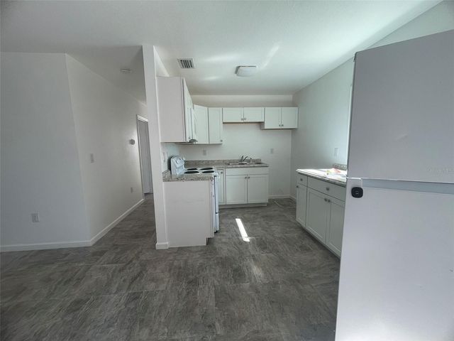 525 E HELEN AVENUE, Punta Gorda, FL 33950