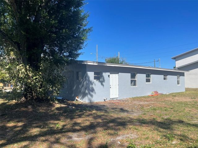 525 E HELEN AVENUE, Punta Gorda, FL 33950