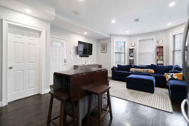 18 Albion St 2, Boston, MA 02119