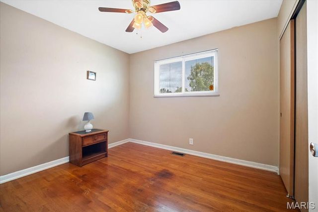 560 Falcon Drive, Florissant, MO 63031