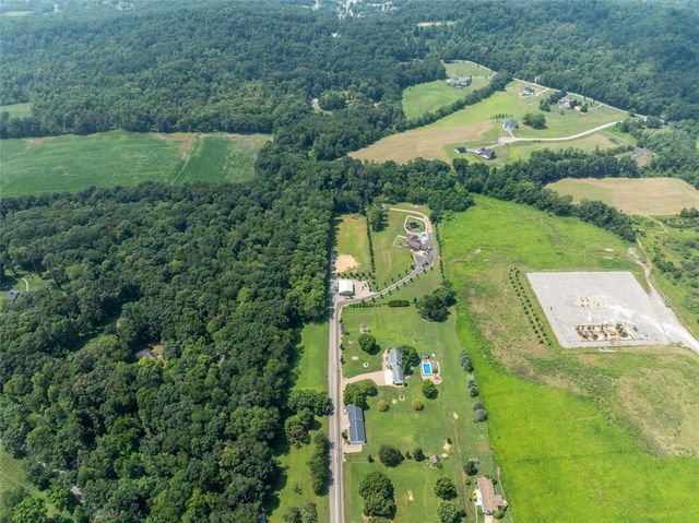 127 Britt Ln, Penn Twp, PA 16002