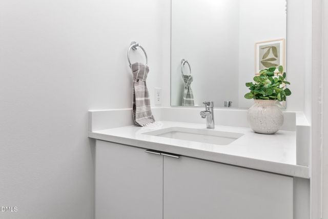 711 Berryhill Drive, Chapel Hill, NC 27516