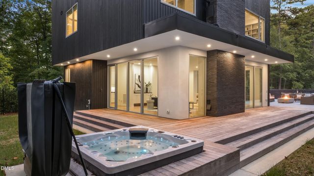 711 Berryhill Drive, Chapel Hill, NC 27516