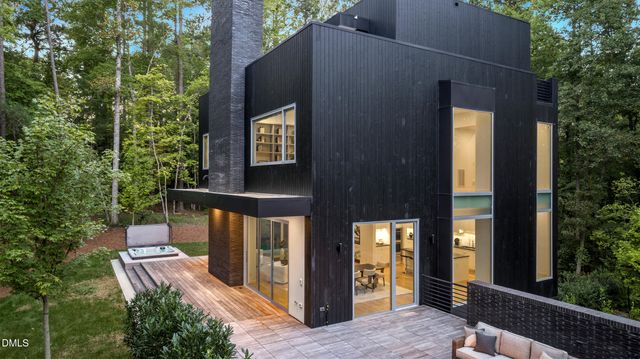 711 Berryhill Drive, Chapel Hill, NC 27516