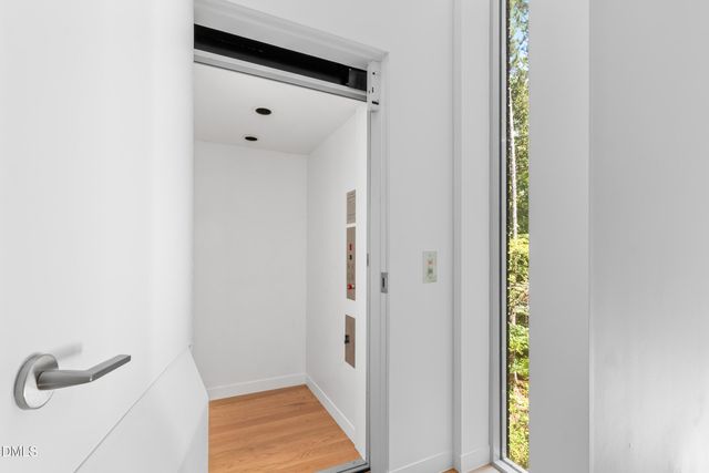 711 Berryhill Drive, Chapel Hill, NC 27516