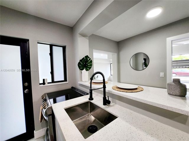 1920 SW 4th Ave 2, Fort Lauderdale, FL 33315