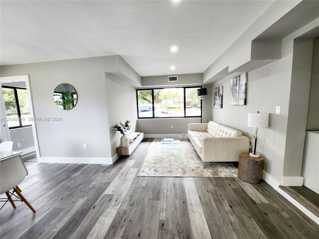 1920 SW 4th Ave 2, Fort Lauderdale, FL 33315