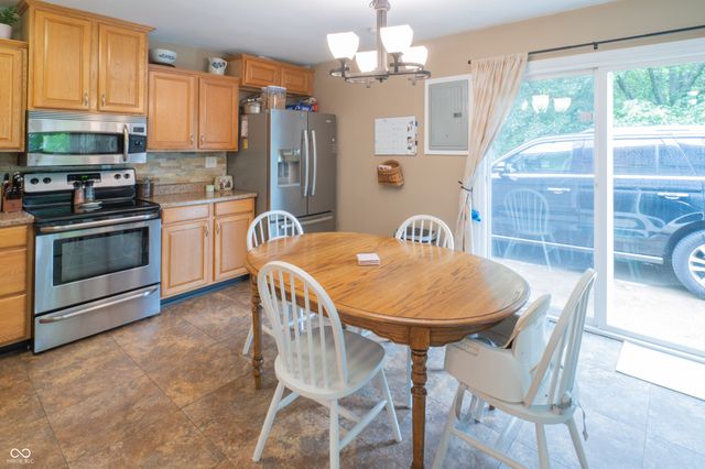 115 Brookside Drive, Whiteland, IN 46184