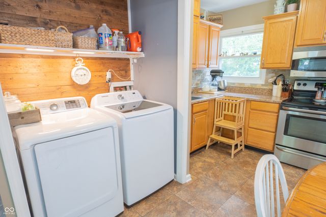 115 Brookside Drive, Whiteland, IN 46184