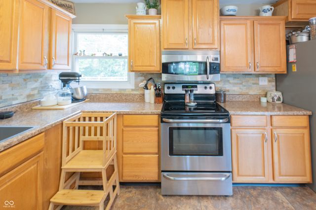 115 Brookside Drive, Whiteland, IN 46184