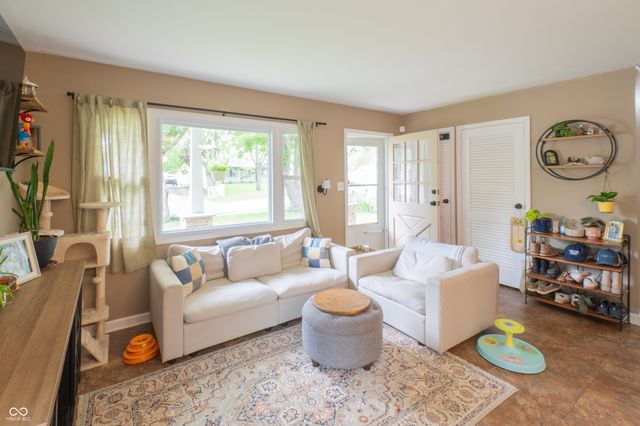 115 Brookside Drive, Whiteland, IN 46184