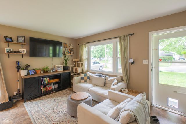 115 Brookside Drive, Whiteland, IN 46184