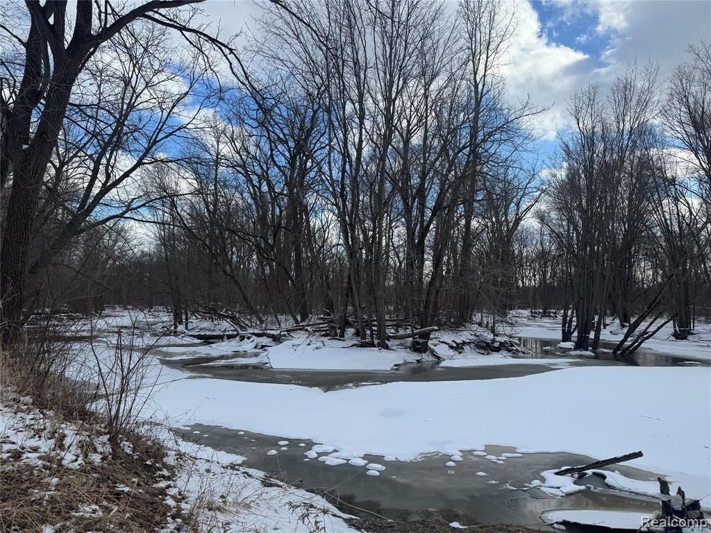 01 Remer Road, East China, MI 48054